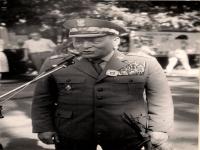 Wice Minister Oświaty i Wychowania, Gen.Dyw. Jan Czapla w miasteczku zlotowym
